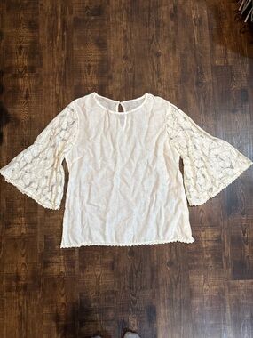 Women's Cream Lace-Sleeve Blouse